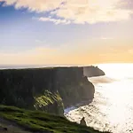 아파트 10mindrivecliffsofmoher-cozy2br-parking-wifi
