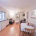 10mindrivecliffsofmoher-cozy2br-parking-wifi Appartement *