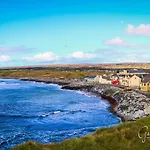 10mindrivecliffsofmoher-cozy2br-parking-wifi شقة