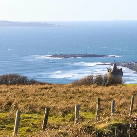 10mindrivecliffsofmoher-cozy2br-parking-wifi شقة *