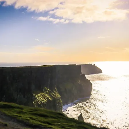 アパート 10mindrivecliffsofmoher-cozy2br-parking-wifi