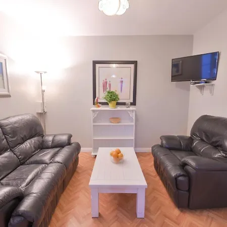 10mindrivecliffsofmoher-cozy2br-parking-wifi *