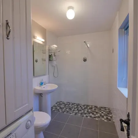 10mindrivecliffsofmoher-cozy2br-parking-wifi 公寓 *