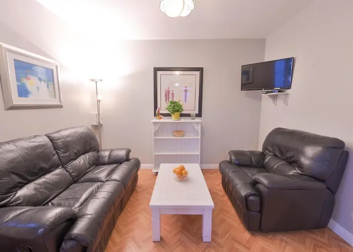 10mindrivecliffsofmoher-cozy2br-parking-wifi *