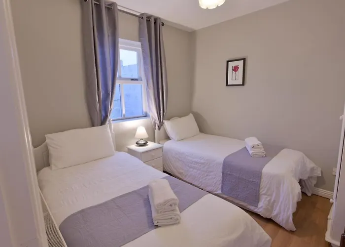 10mindrivecliffsofmoher-cozy2br-parking-wifi Lahinch